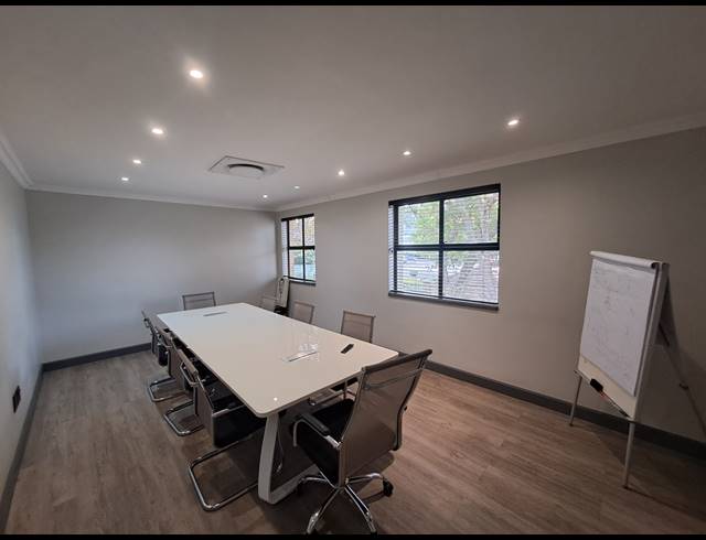 140M² OFFICE TO LET IN DUNKELD WEST